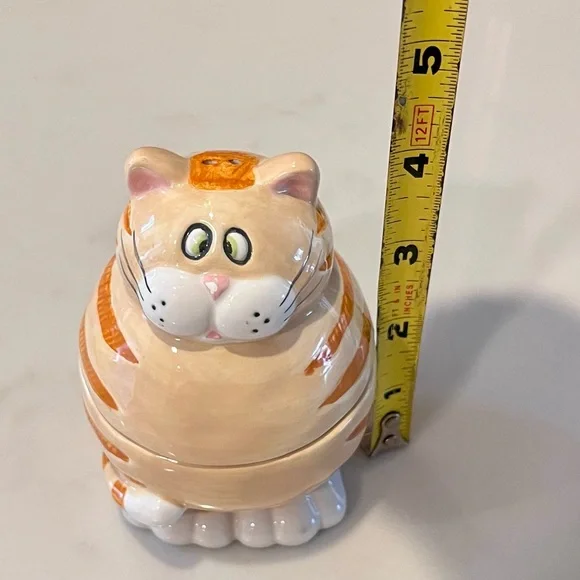 Bella Casa Ganz Adorable Orange Tabby Cat Ceramic Salt & Pepper Shaker - Picture 7 of 9
